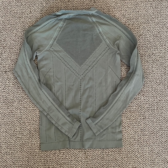 NWOT athleta long sleeve - Picture 4 of 6